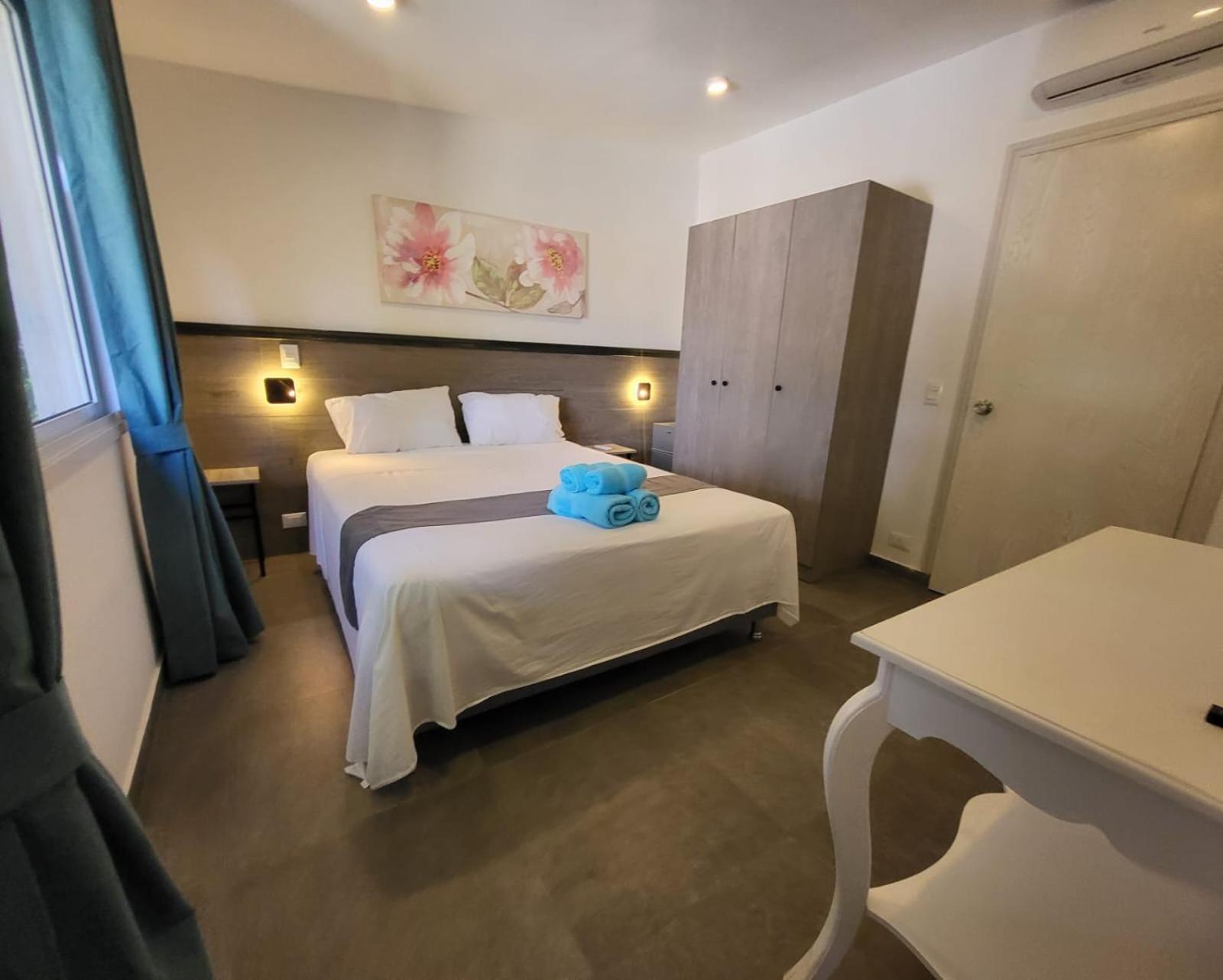 Hotel Oasis-Dream Holidays - La Petite France San Bernardino Exterior foto